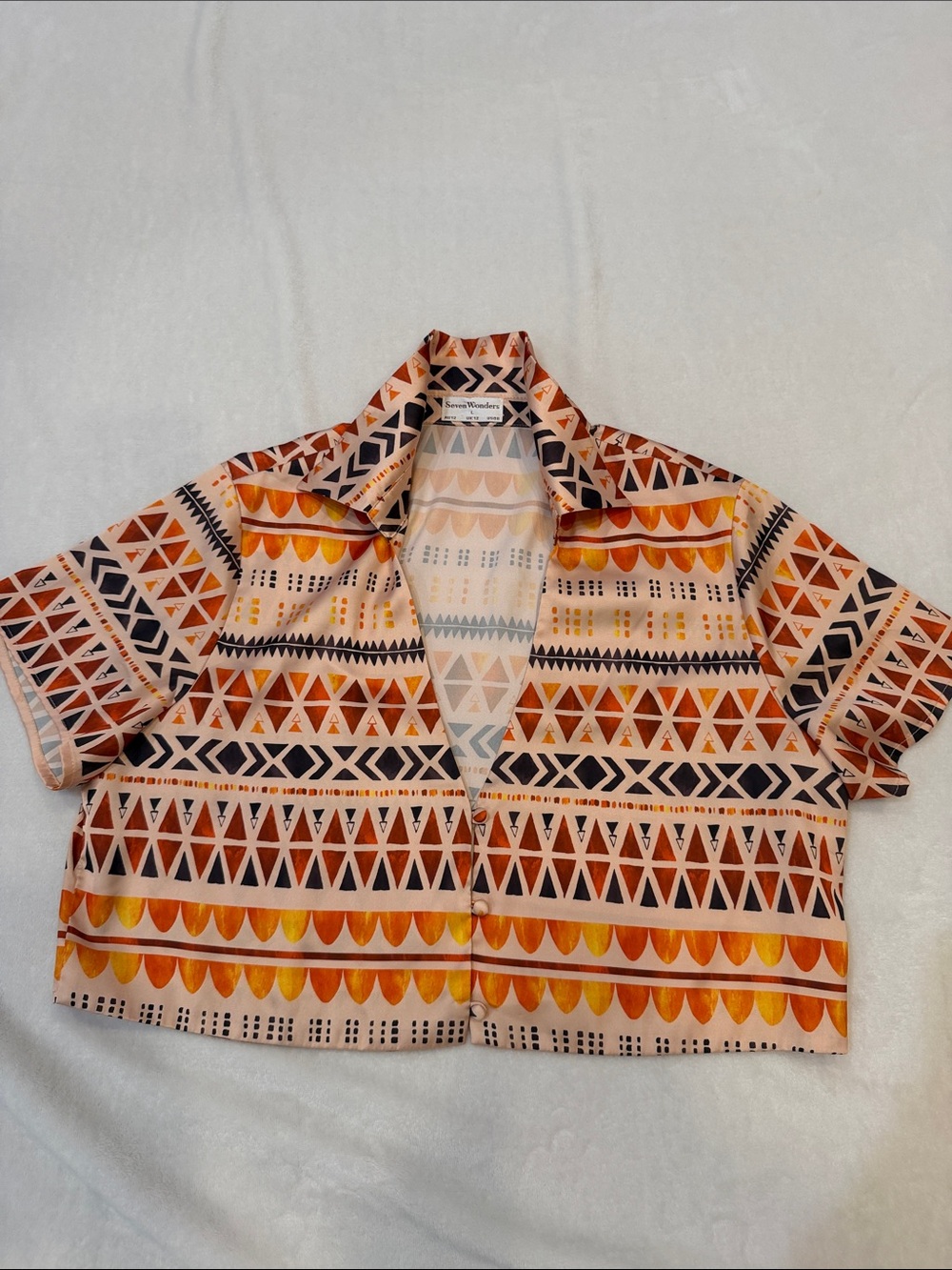 Geometric Print Short-Sleeve Crop Top in Orange and Black